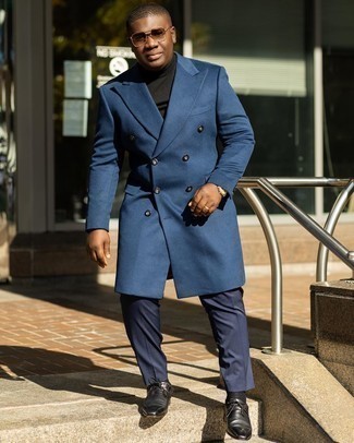 Navy Dress Pants Outfits For Men: This polished combo of a blue overcoat and navy dress pants will cement your styling prowess. Black leather derby shoes will bring a dash of stylish casualness to an otherwise all-too-safe ensemble.