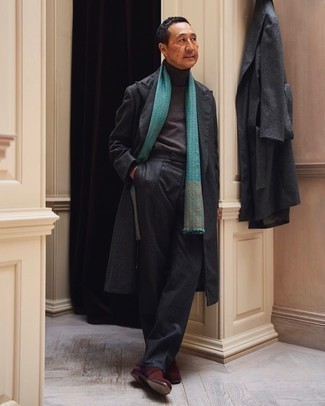 Light Blue Scarf Outfits For Men: A charcoal overcoat and a light blue scarf are worth being on your list of menswear must-haves. Finish with burgundy suede monks to transform this outfit.