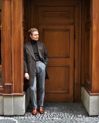Black Turtleneck Outfits For Men: A black turtleneck and grey dress pants are a refined outfit that every modern guy should have in his closet. A pair of tobacco leather monks complements this look quite well.