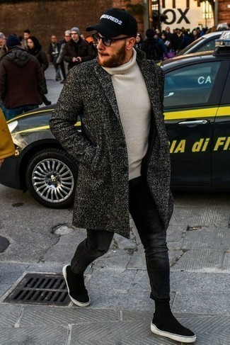 Beige Wool Turtleneck Outfits For Men: A beige wool turtleneck and charcoal jeans combined together are a sartorial dream for men who appreciate casually dapper ensembles. Let your outfit coordination sensibilities truly shine by finishing this outfit with a pair of black canvas slip-on sneakers.