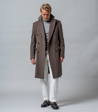 Grey Wool Turtleneck Outfits For Men: A grey wool turtleneck and white jeans are the kind of a never-failing off-duty ensemble that you need when you have no extra time. Why not add black leather loafers to the mix for an added touch of refinement?