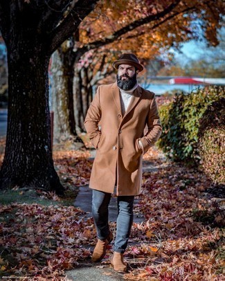 Brown Suede Chelsea Boots Outfits For Men: A camel overcoat and navy jeans: here it is, the ensemble of your stylish-versatility dreams. Channel your inner David Gandy and complete this outfit with brown suede chelsea boots.