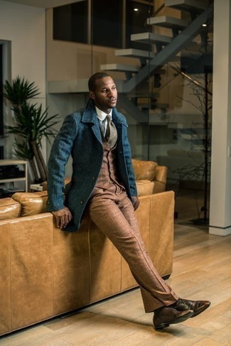 Brown Waistcoat Outfits: Teaming a brown waistcoat with brown dress pants is a savvy pick for a stylish and classy ensemble. Balance out this ensemble with more relaxed shoes, such as these brown leather oxford shoes.