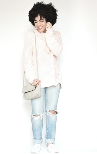 Grey Leather Crossbody Bag Outfits: A pink knit oversized sweater and a grey leather crossbody bag will add extra cool to your casual styling arsenal. Feeling creative? Mix things up a bit by slipping into white canvas low top sneakers.
