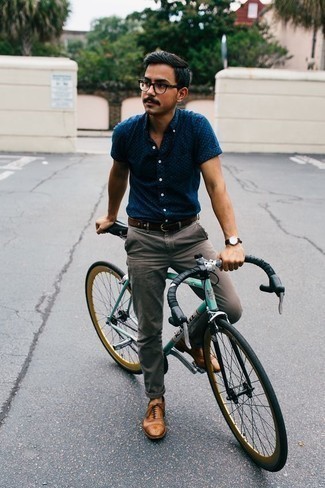 Navy Short Sleeve Shirt Outfits For Men: 