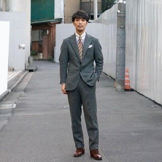 Charcoal Suit with Oxford Shoes Outfits: 