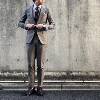 Grey Houndstooth Suit Outfits: 