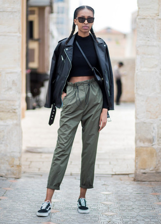 Black Cropped Sweater Outfits: 