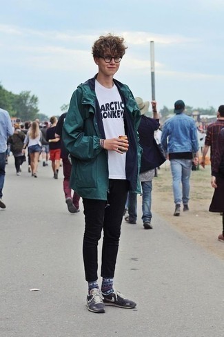 Dark Green Parka Outfits For Men: This laid-back pairing of a dark green parka and black skinny jeans is a fail-safe option when you need to look stylish but have no time to dress up. Play up the dressiness of your getup a bit by wearing navy suede low top sneakers.