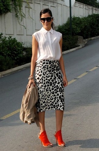 White and Black Leopard Pencil Skirt Outfits: 