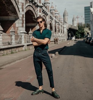 Dark Green Chinos Outfits: A dark green polo and dark green chinos are the perfect base for a cool and casual look. You can get a little creative with shoes and dress up this look by wearing dark green leather derby shoes.
