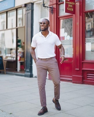 Brown Sunglasses Outfits For Men: This pairing of a white polo and brown sunglasses is proof that a safe casual outfit can still be incredibly dapper. Not sure how to finish your outfit? Finish off with dark brown leather derby shoes to smarten it up.