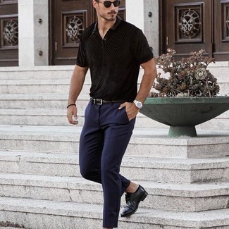 Black Socks Hot Weather Outfits For Men: A big thumbs up to this contemporary combo of a black polka dot polo and black socks! Feeling adventerous? Spruce up this ensemble by wearing black leather derby shoes.
