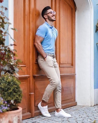 Tan Woven Canvas Belt Outfits For Men: Pair a light blue polo with a tan woven canvas belt for a laid-back take on day-to-day menswear. For something more on the classier end to complement your getup, complement this outfit with a pair of white canvas low top sneakers.