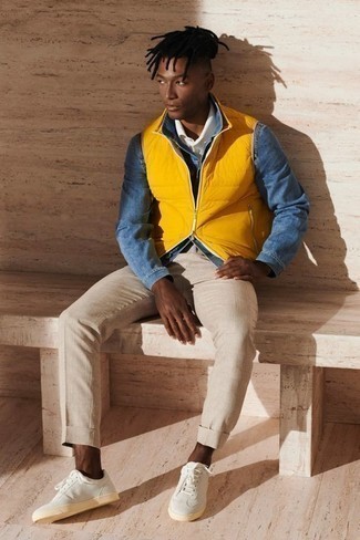 Gilet with Low Top Sneakers Outfits For Men: 