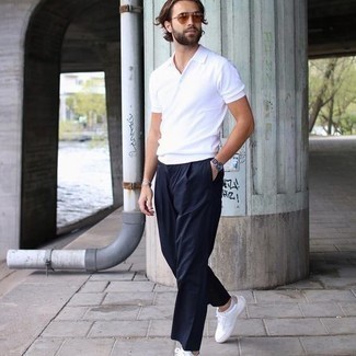 Tobacco Sunglasses Outfits For Men: If you prefer a more relaxed approach to fashion, why not opt for a white polo and tobacco sunglasses? Bring a different twist to this getup by slipping into white canvas low top sneakers.