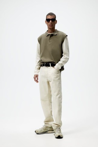 Long Sleeve T-Shirt Outfits For Men: This casual combo of a long sleeve t-shirt and white jeans is a real lifesaver when you need to look casually stylish but have zero time to pull together a look. Beige athletic shoes are a fail-safe way to give an air of stylish effortlessness to your look.