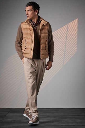 Brown Zip Neck Sweater Outfits For Men: 