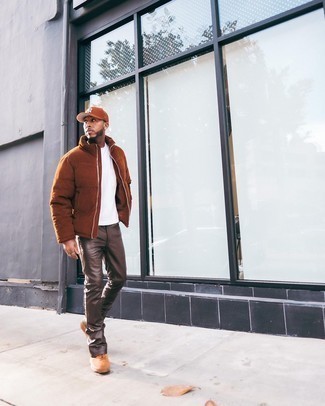 Orange Baseball Cap Outfits For Men: Putting together a brown puffer jacket and an orange baseball cap will be definitive proof of your prowess in men's fashion even on off-duty days. Go the extra mile and change up your outfit by rounding off with a pair of tobacco suede low top sneakers.
