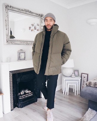 Grey Beanie Outfits For Men: An olive puffer jacket and a grey beanie worn together are the perfect look for those dressers who prefer off-duty styles. Introduce a pair of beige athletic shoes to your look and the whole outfit will come together.