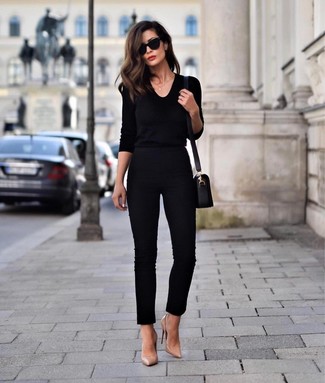 Black Skinny Pants with Pumps Outfits: 
