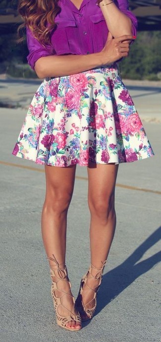 White Floral Skater Skirt Outfits: For a neat and relaxed look, wear a purple button down blouse and a white floral skater skirt — these two pieces work pretty good together. Rounding off with a pair of beige suede gladiator sandals is an effortless way to inject a sense of stylish casualness into your look.