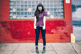Women's Purple Plaid Short Sleeve Blouse, Navy Skinny Jeans, Black Leather Lace-up Flat Boots, Black Bow-tie
