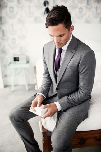 Purple Tie Outfits For Men: 
