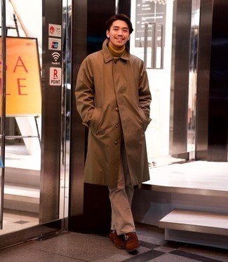 Brown Raincoat Outfits For Men: For an on-trend look without the need to sacrifice on comfort, we love this pairing of a brown raincoat and brown jeans. Feeling inventive? Spruce up this getup by wearing brown suede monks.