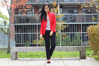 Red and Black Suede Loafers Outfits For Women: Teaming a red blazer with black skinny pants is an on-point pick for a laid-back ensemble. The whole ensemble comes together when you add a pair of red and black suede loafers to the equation.