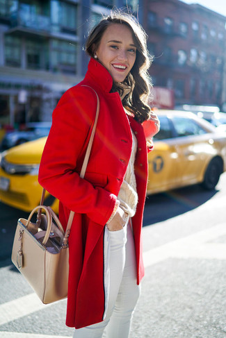 Beige Leather Crossbody Bag Outfits: If you’re a jeans-and-a-tee kind of girl, you'll like this pared down but totaly chic combo of a red coat and a beige leather crossbody bag.