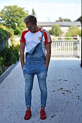 White and Red Crew-neck T-shirt Outfits For Men: 