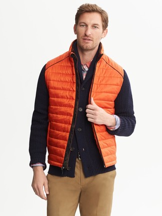 Orange Gilet Outfits For Men: 