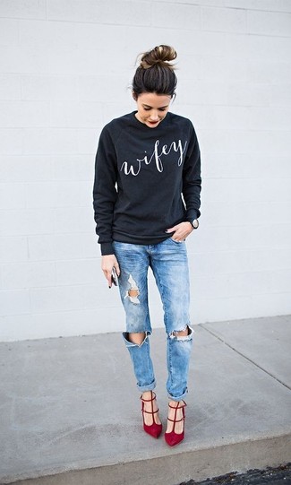Black and White Crew-neck Sweater with Pumps Outfits: 