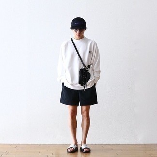 Black Canvas Messenger Bag Outfits: 