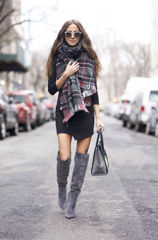 Green and Red Plaid Scarf Outfits For Women: 