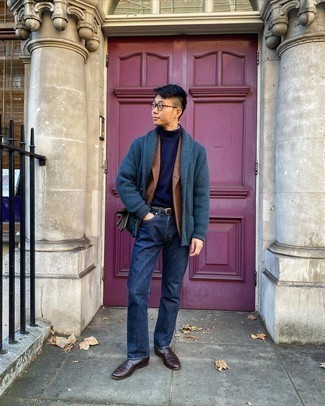 Navy Jeans Outfits For Men: A navy shawl cardigan and navy jeans paired together are a nice match. To add more class to your ensemble, round off with dark brown leather loafers.