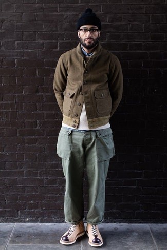 Brown Cardigan Outfits For Men: A smart combo of a brown cardigan and mint chinos can be appropriate in a multitude of settings. Tan suede casual boots make this outfit whole.