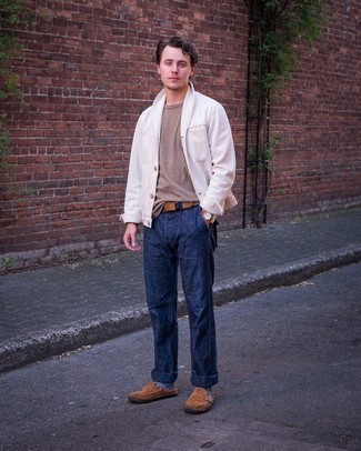Beige Crew-neck T-shirt Outfits For Men: Such items as a beige crew-neck t-shirt and navy chinos are the ideal way to infuse some cool into your current off-duty lineup. And if you want to immediately up the style ante of your look with a pair of shoes, opt for brown suede loafers.