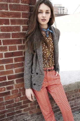 Tan Leopard Belt Outfits For Women: For an outfit that's super straightforward but can be styled in a myriad of different ways, opt for a grey shawl cardigan and a tan leopard belt.