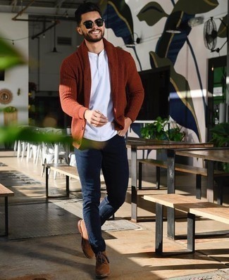Tan Suede Casual Boots Outfits For Men: A red shawl cardigan and navy jeans will allow you to flaunt your stylish self. Throw tan suede casual boots in the mix and off you go looking incredible.