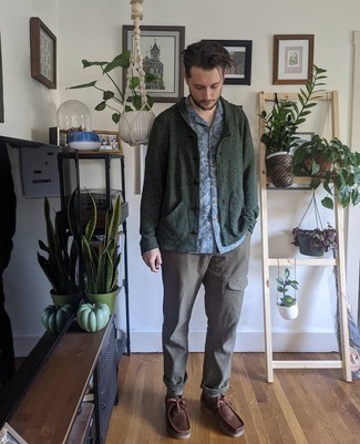 Dark Brown Suede Desert Boots Spring Outfits: This pairing of a dark green shawl cardigan and olive cargo pants is super versatile and provides instant off-duty cool. Dark brown suede desert boots are a nice choice to complement this ensemble. With the departure of snow come warmer afternoons and balmy nights and the need for a easy and breezy getup just like this one.