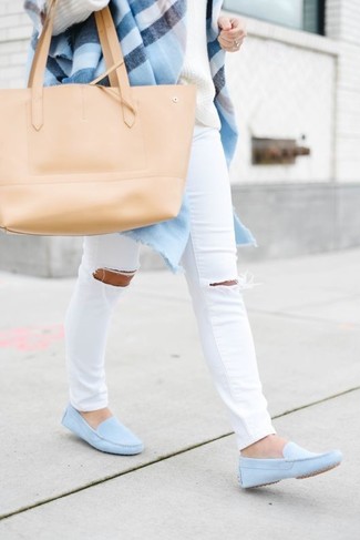 Light Blue Leather Driving Shoes Outfits For Women: Try teaming a white oversized sweater with white ripped skinny jeans to feel confident and look stylish. When it comes to footwear, complement your ensemble with light blue leather driving shoes.