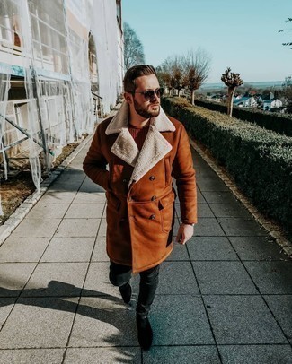Tobacco Shearling Coat Outfits For Men: Why not choose a tobacco shearling coat and black jeans? Both of these pieces are very functional and look amazing worn together. Black suede chelsea boots are an effortless way to power up your getup.
