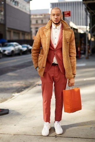 Burgundy Suit Outfits: A burgundy suit and a tobacco shearling coat make for the ultimate sophisticated look. Make your ensemble more functional by finishing with white canvas low top sneakers.