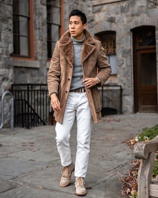500+ Winter Outfits For Men: Team a brown shearling coat with white corduroy jeans for both sharp and easy-to-create ensemble. A pair of beige suede casual boots immediately kicks up the classy factor of your look. During the winter months, when comfort is critical, it can be easy to settle for a less-than-stylish look. But this look is a striking illustration that you totally can stay warm and remain equally stylish during the winter months.