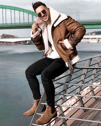 Shearling Jacket Outfits For Men: This combo of a shearling jacket and black skinny jeans is solid proof that a safe casual outfit doesn't have to be boring. Avoid looking too casual by rounding off with brown suede chelsea boots.