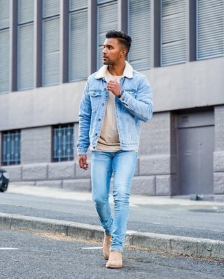 Tan Suede Chelsea Boots Casual Cold Weather Outfits For Men: This neat and relaxed look is super simple: a light blue denim shearling jacket and light blue skinny jeans. For a dressier vibe, why not complement your getup with tan suede chelsea boots?