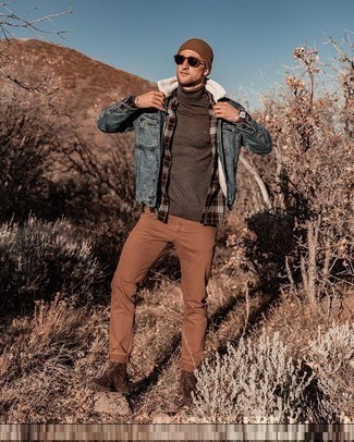 Dark Brown Beanie Outfits For Men: Perfect the effortlessly stylish getup in a blue denim shearling jacket and a dark brown beanie. A great pair of dark brown suede casual boots is an effortless way to power up this look.