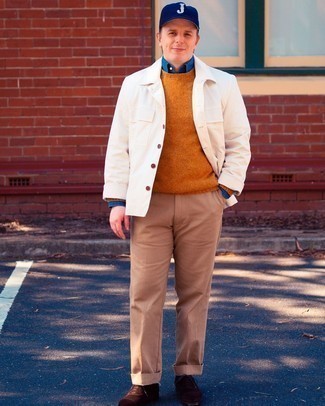 Tobacco Crew-neck Sweater Outfits For Men: Demonstrate that you do off-duty like no-one else in a tobacco crew-neck sweater and khaki chinos. Don't know how to finish off your ensemble? Finish off with dark brown suede oxford shoes to lift it up.